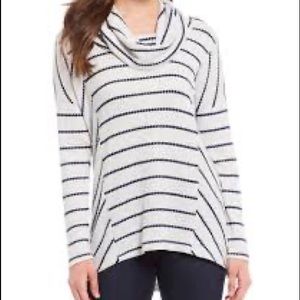 🦋🦋Chelsea and Theodore Long Sleeve Cowl Neck Top🦋🦋